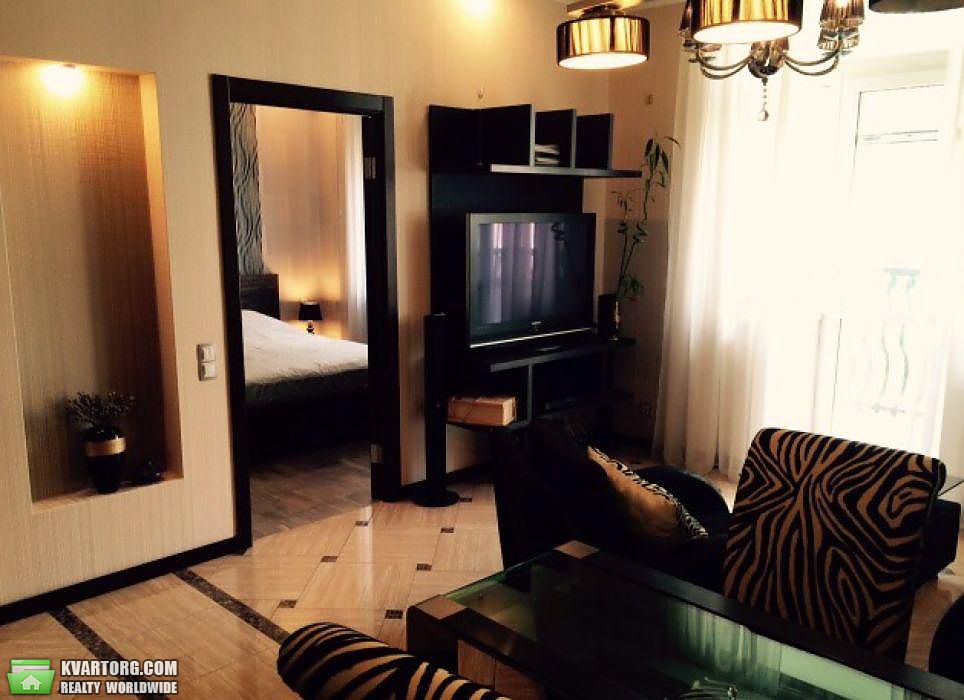 Rent out 2-room apartment. Киев,  Мирного Панаса — photo 1
