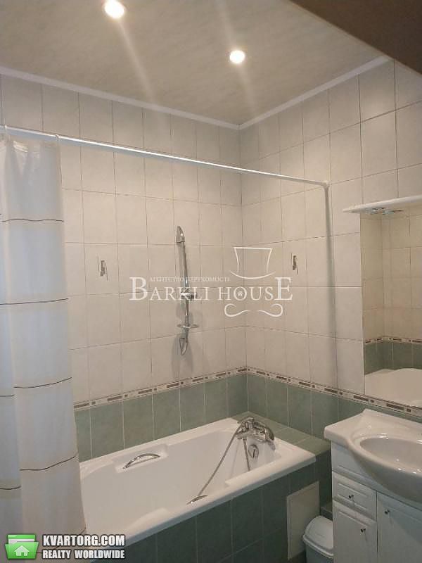 Rent out 2-room apartment. Киев,  Дмитриевская — photo 9