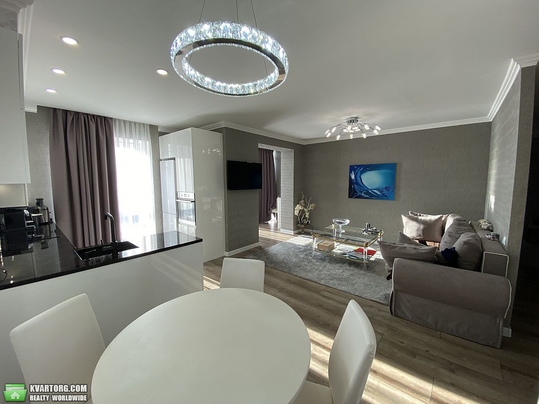 Sell 3-room apartment. Днепропетровск, набережная победы — photo 1