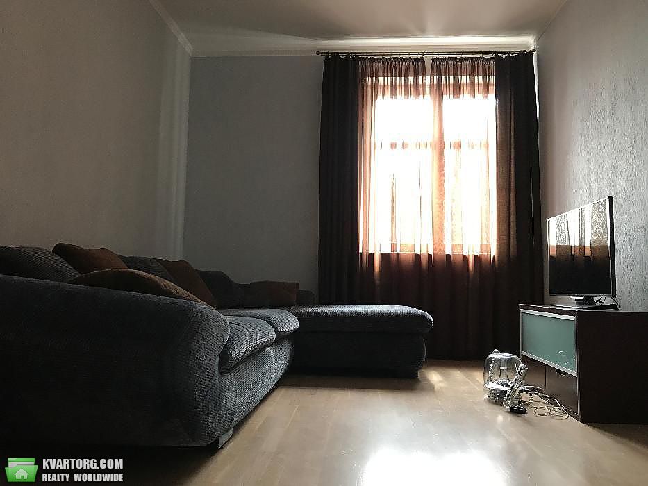 Rent out 2-room apartment. Киев,  Щорса — photo 2