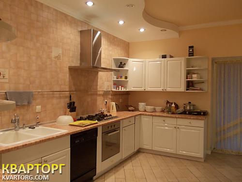 Rent out house. Киев,  Салютная — photo 1