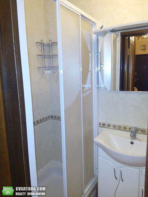 Rent out 3-room apartment. Киев,  Срибнокильская — photo 8