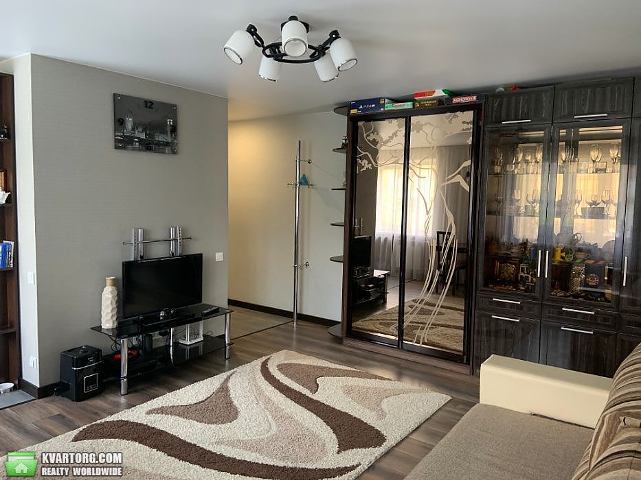 Sell 2-room apartment. Киев,  Салютная — photo 2