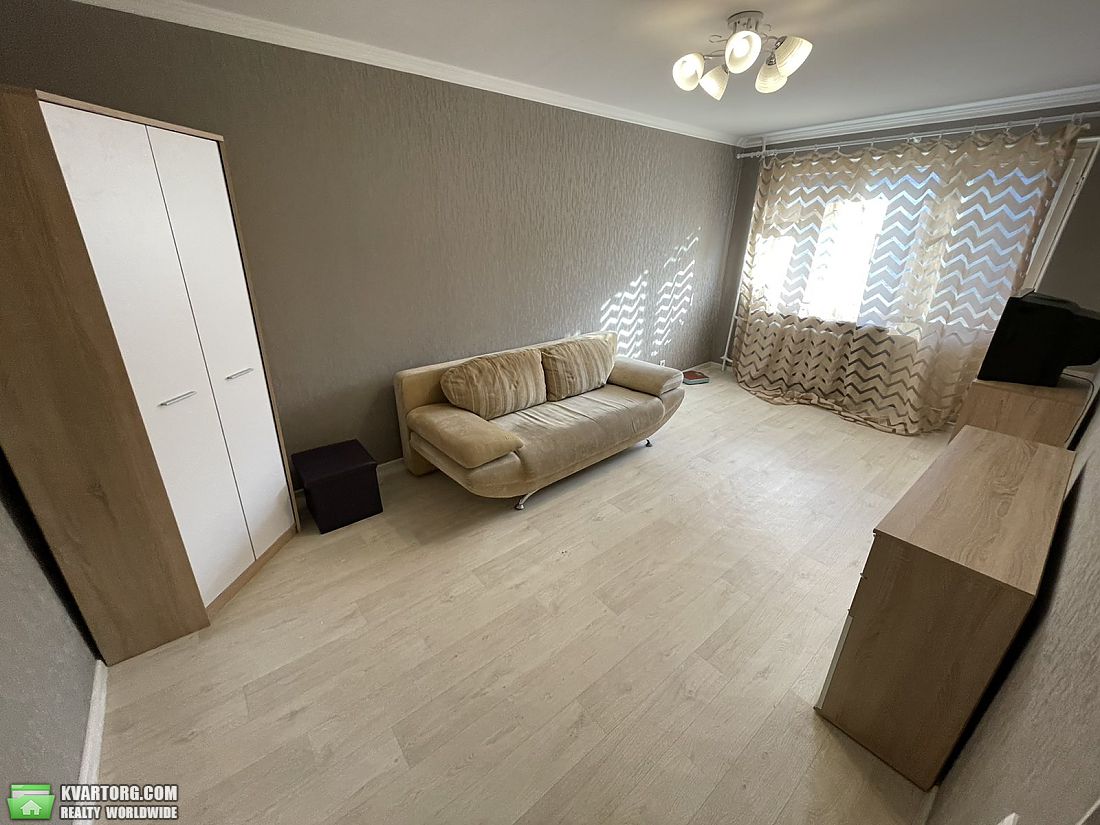 Rent out 2-room apartment. Одесса, варненская — photo 1