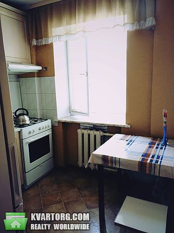 Rent out 2-room apartment. Киев, Соборности проспект — photo 1