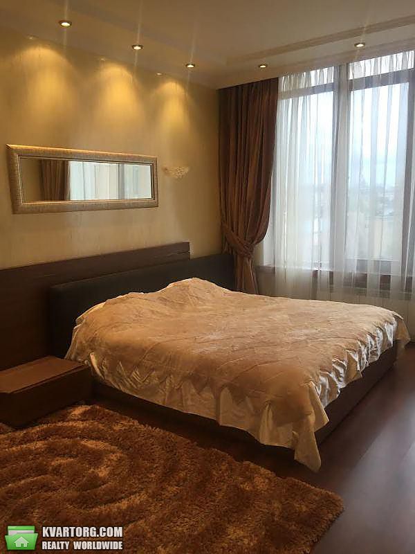Rent out 3-room apartment. Киев,  Жилянская — photo 6