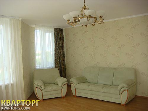 Rent out 3-room apartment. Киев,  Героев Обороны — photo 2