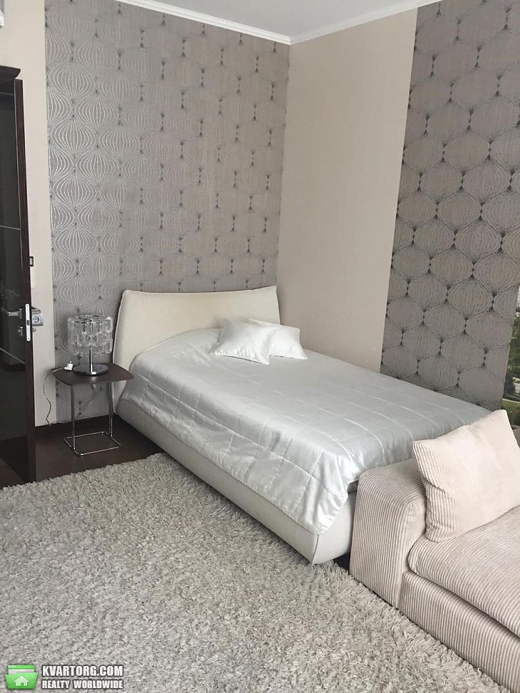 Rent out 5-room apartment. Киев, Драгомирова ул. — photo 3