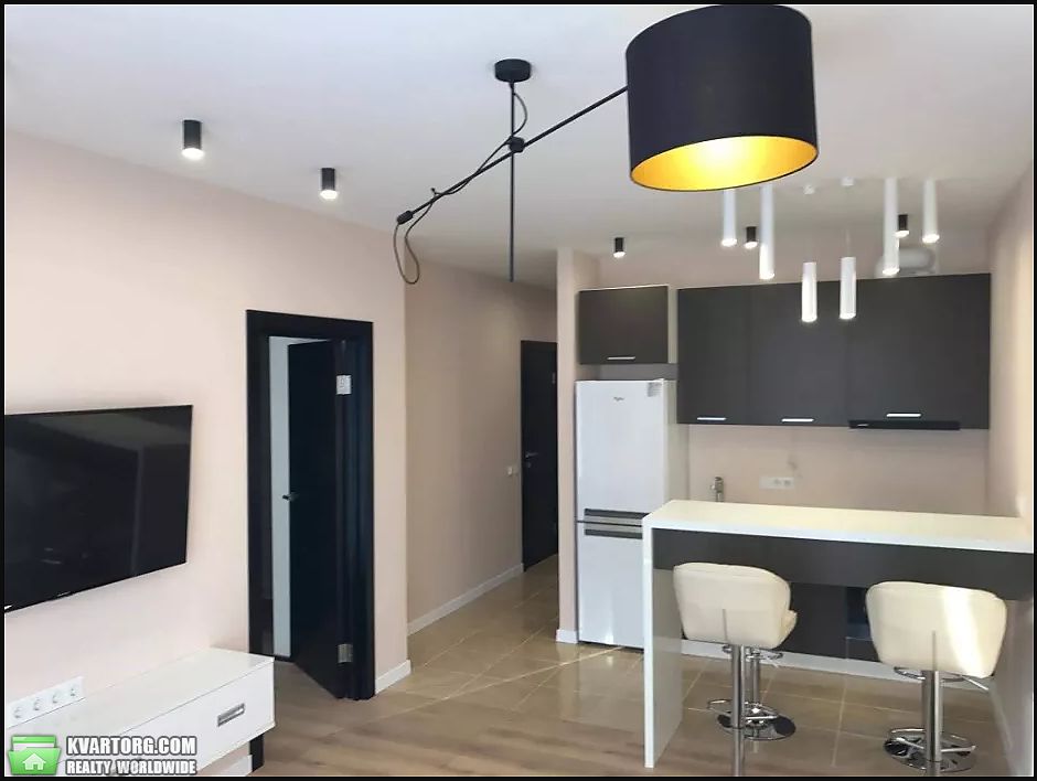 Rent out 2-room apartment. Киев,  Дарогоманова — photo 3