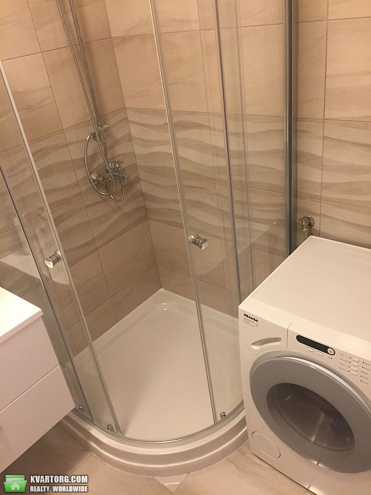 Rent out 2-room apartment. Киев,  Драгомирова — photo 4