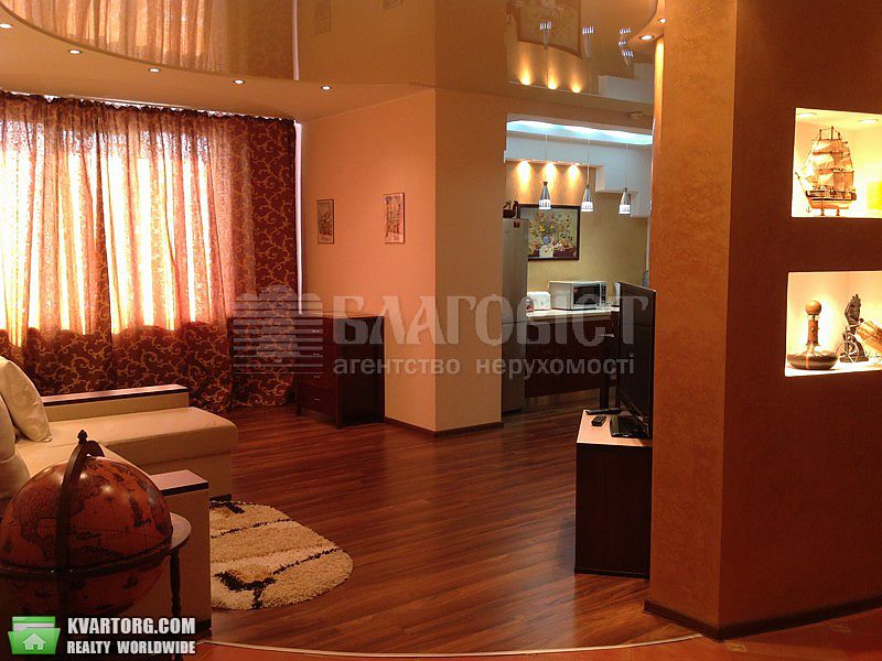 Rent out 2-room apartment. Киев,  Днепровская наб — photo 2