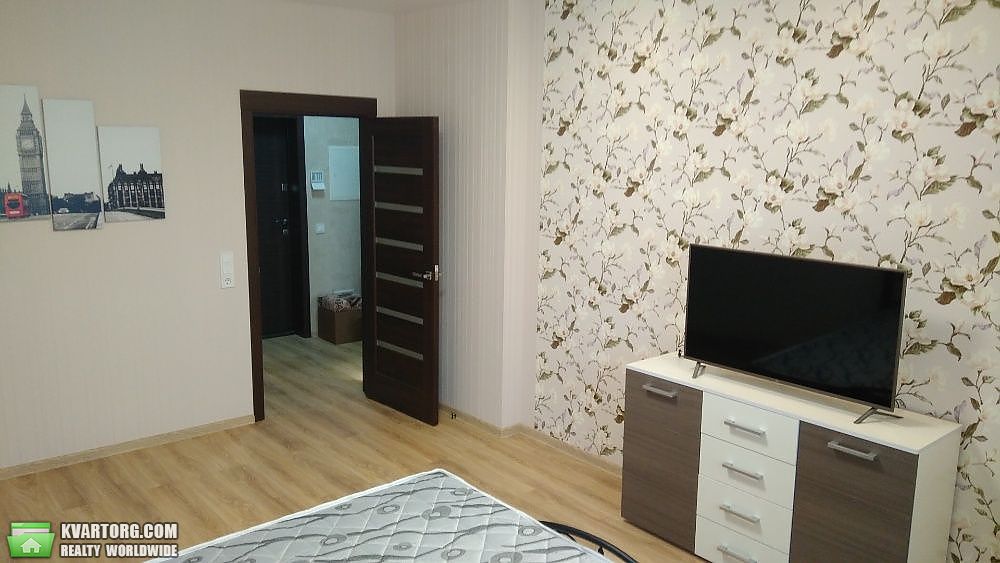 Rent out 1-room apartment. Киев,  Феодосийская — photo 4