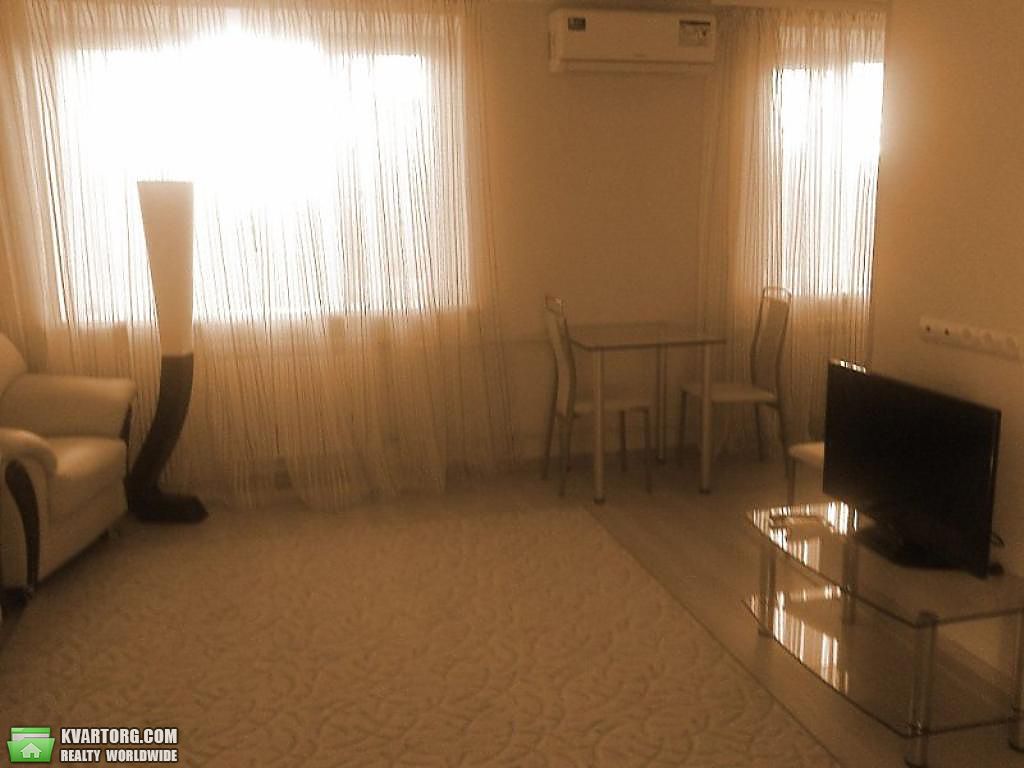 Rent out 2-room apartment. Киев,  Леси Украинки бул — photo 2