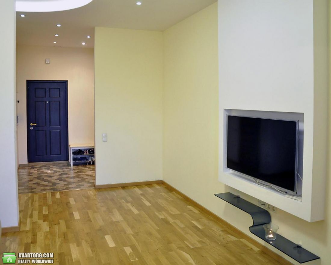 Rent out 3-room apartment. Киев,  Шамрыло — photo 9