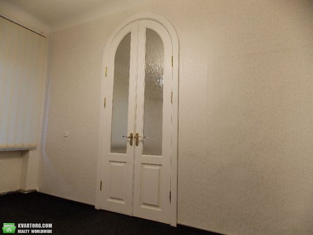 Rent out office. Киев,  Бассейная — photo 1