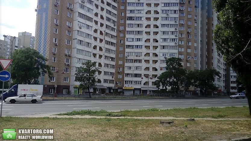 Sell 3-room apartment. Киев,  Харьковское шоссе — photo 1