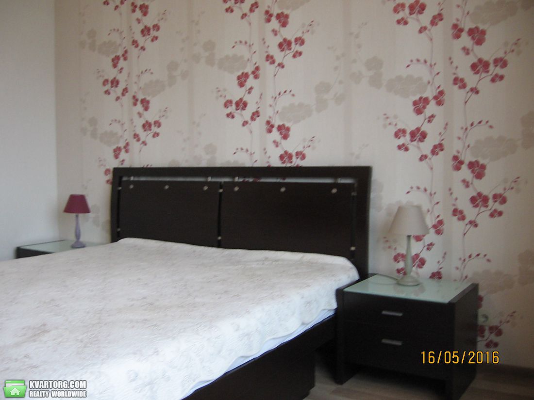 Rent out 3-room apartment. Киев,  Соломенская — photo 10