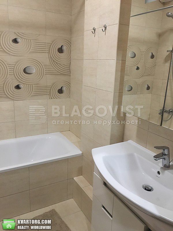 Rent out 2-room apartment. Киев, Регенераторна — photo 9