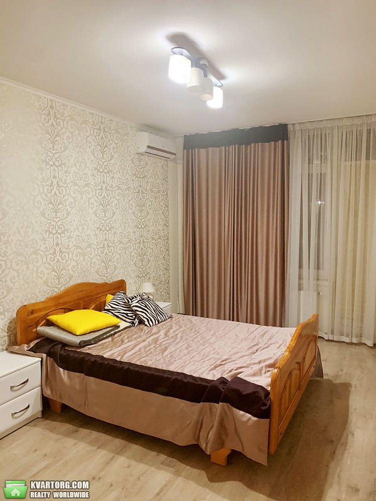 Rent out 2-room apartment. Киев,  Ахматовой — photo 1