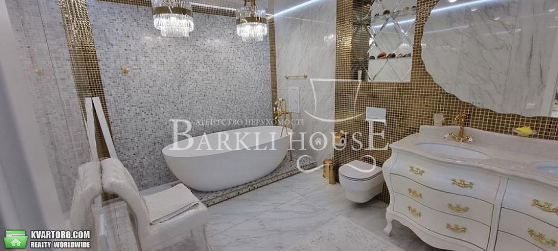 Rent out 4-room apartment. Киев,  Нижний Вал — photo 8