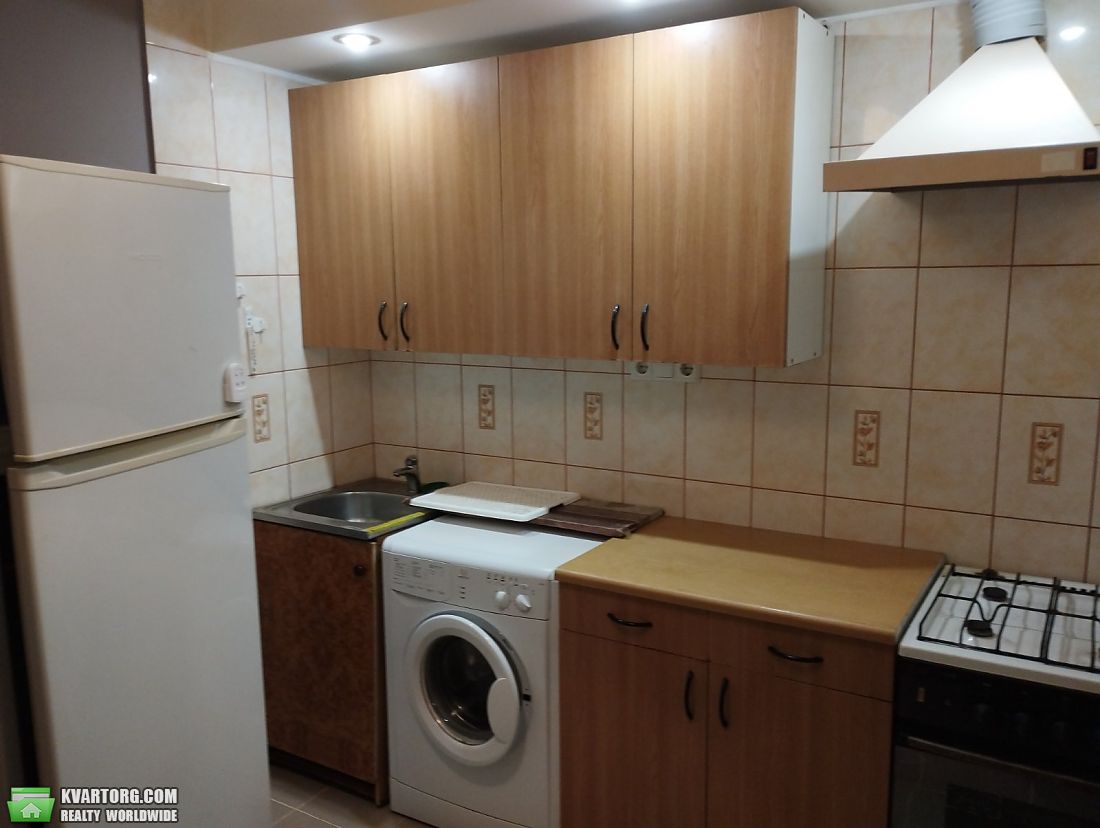 Rent out 1-room apartment. Киев, Лесной проспект — photo 1