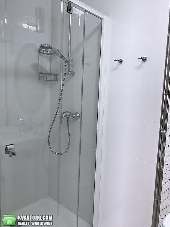 Buy 3-room apartment. Киев, Драгомирова ул. — photo 2