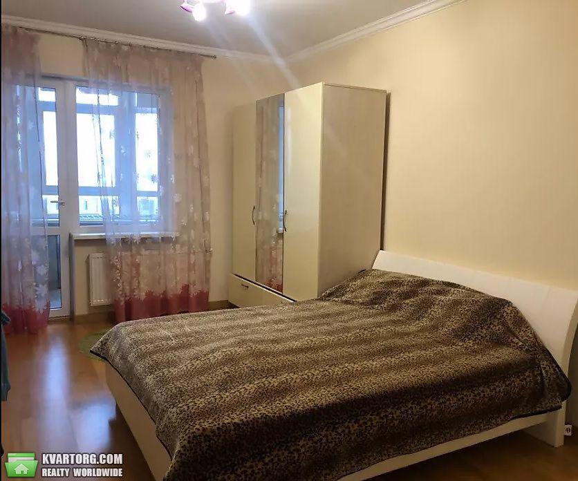 Rent out 2-room apartment. Киев, Дегтяревская — photo 2