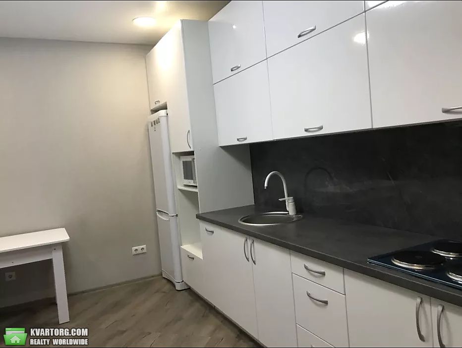 Rent out 1-room apartment. Киев, Западинська — photo 1