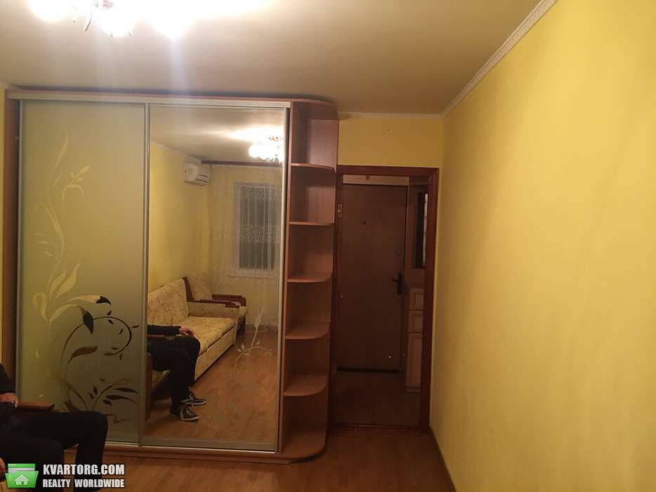 Sell 1-room apartment. Киев,  Вышгородская — photo 2