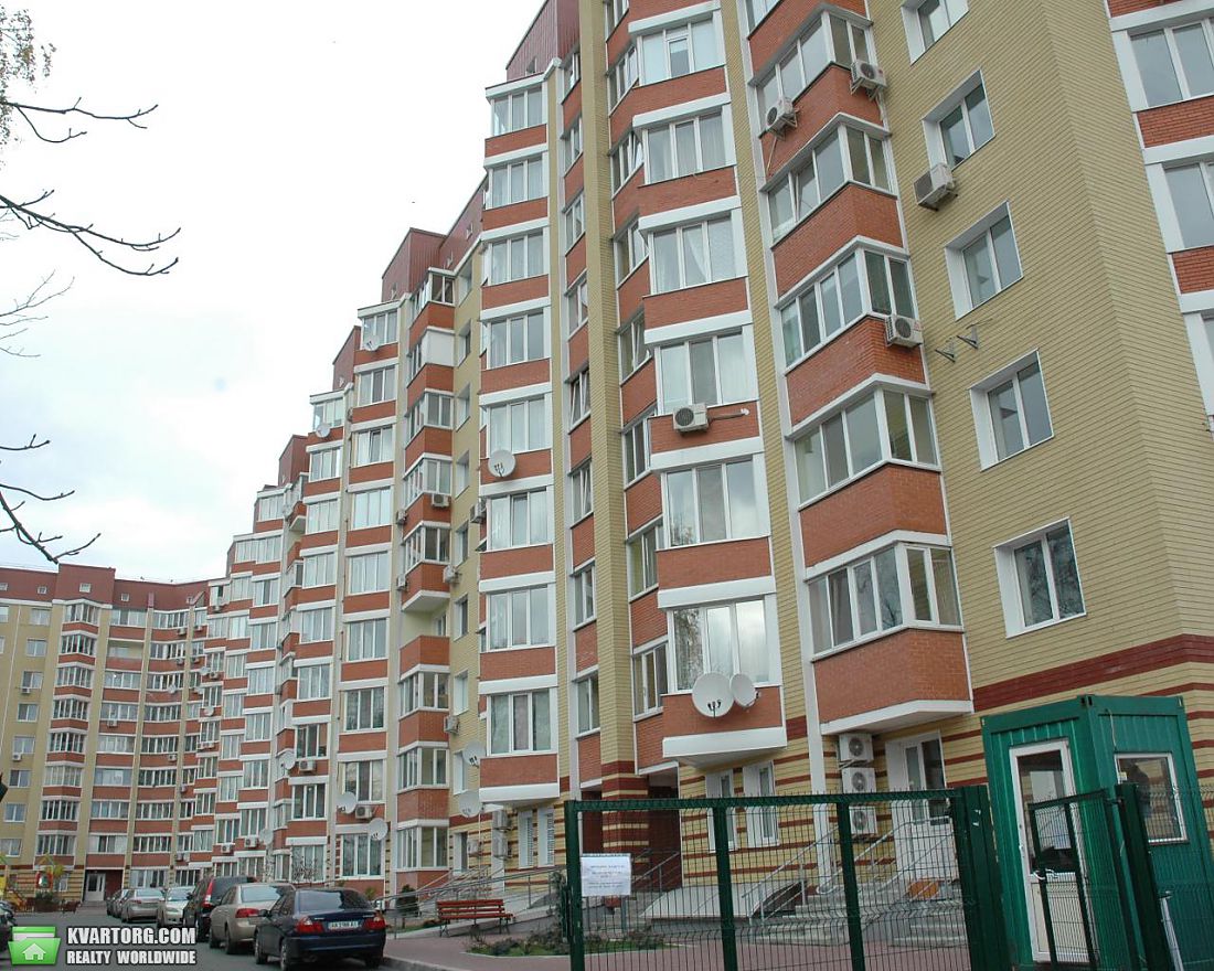 Rent out 3-room apartment. Киев,  Салютная — photo 9