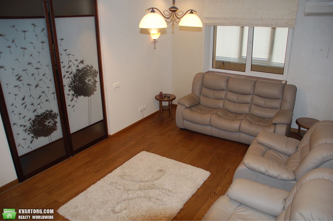 Rent out 4-room apartment. Киев,  Срибнокильская — photo 4