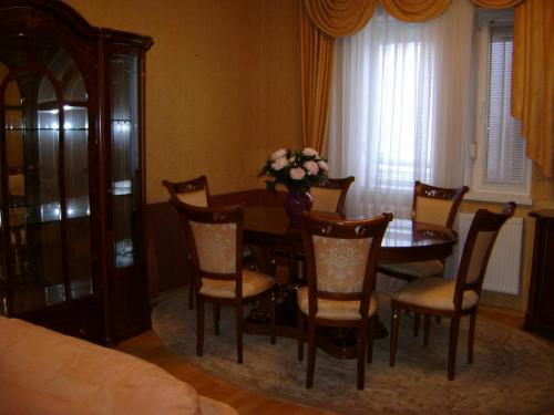 Rent out house. Киевская обл., Зеленая — photo 1