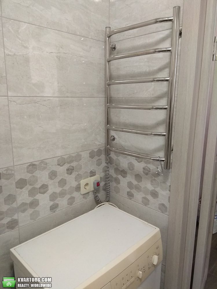 Rent out 1-room apartment. Киев, Харьковское шоссе — photo 7
