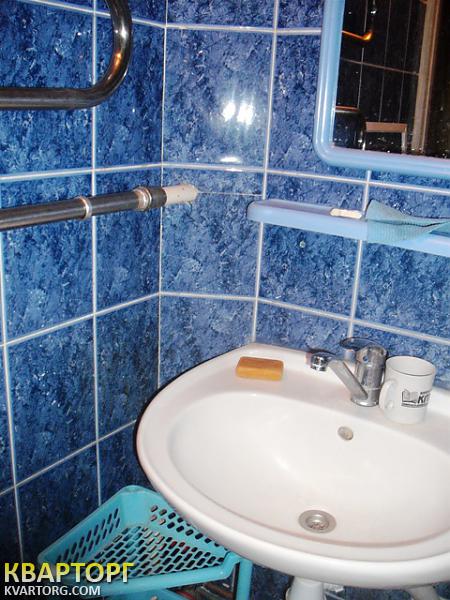Rent out 2-room apartment. Киев,  Тычины пр — photo 2
