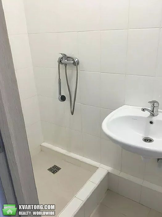 Rent out 1-room apartment. Киев, Крюковщина — photo 4