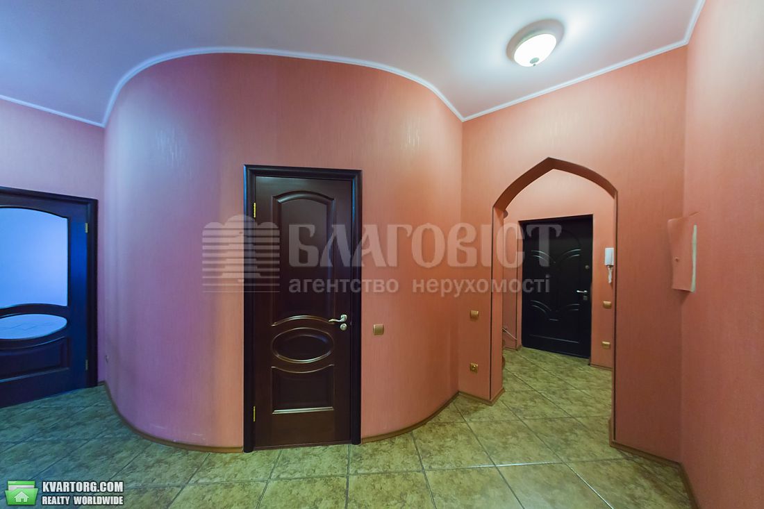 Rent out 3-room apartment. Киев,  Московская — photo 8