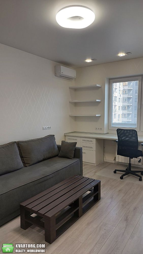Rent out 1-room apartment. Киев, Нижнеключевая — photo 9