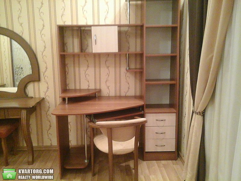 Rent out 2-room apartment. Киев,  Курская — photo 6