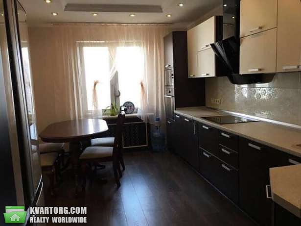 Rent out 3-room apartment. Киев,  Урловская — photo 1