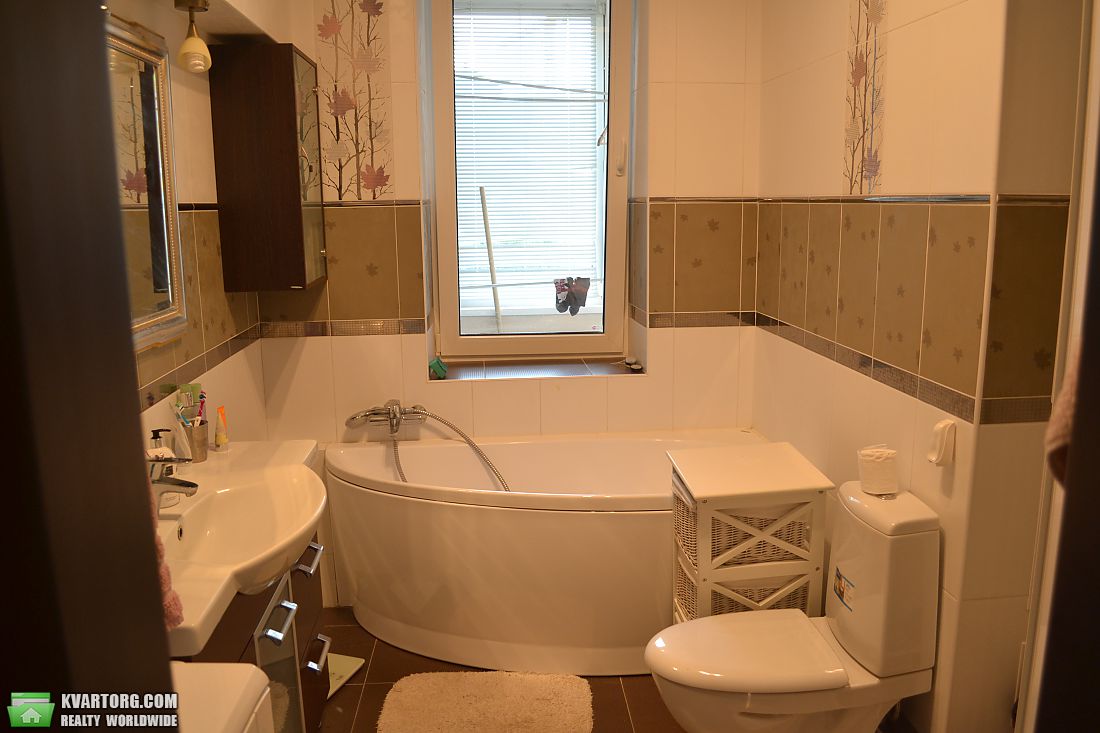 Sell 3-room apartment. Киев,  Юрия Коцюбинского — photo 2