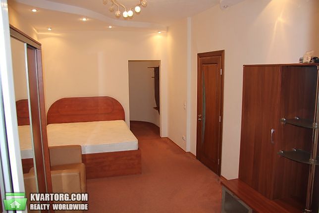 Rent out 3-room apartment. Киев,  Срибнокильская — photo 3