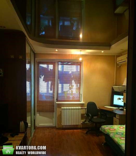 Sell 3-room apartment. Киев, Радунская — photo 1