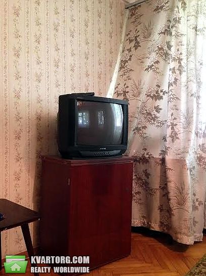 Sell 2-room apartment. Киев,  Лесной пр — photo 1