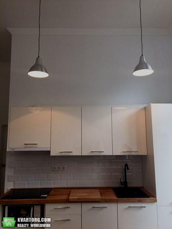 Rent out 2-room apartment. Киев,  Богдана Хмельницкого — photo 4