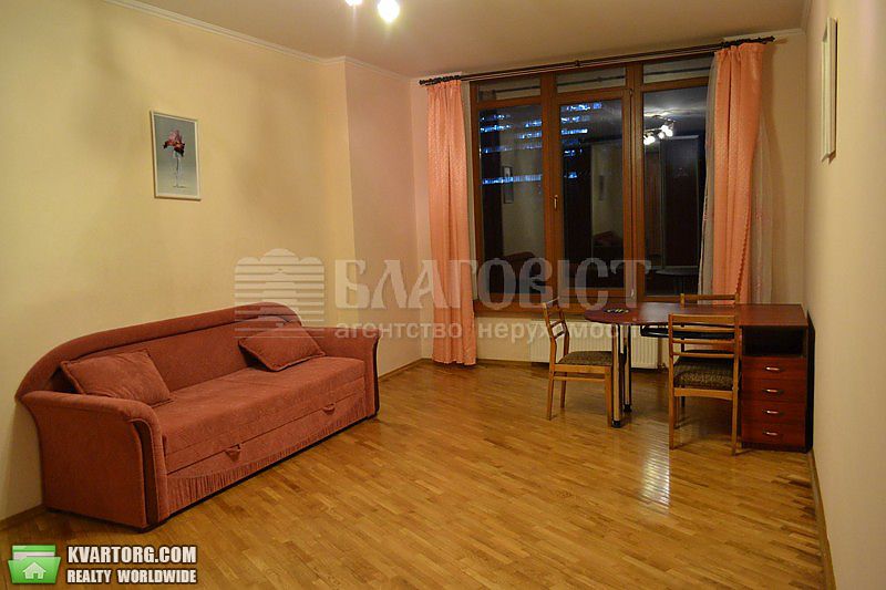 Rent out 4-room apartment. Киев,  Жилянская — photo 4