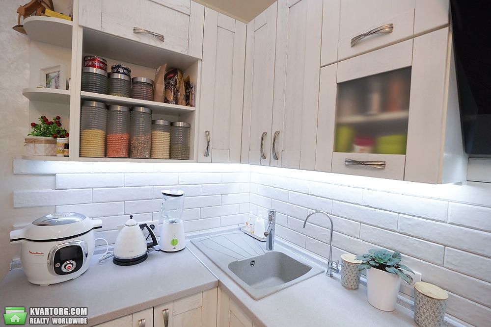 Sell 3-room apartment. Киев, Регенераторная — photo 2