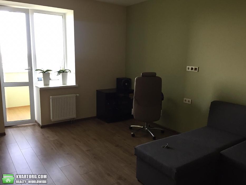 Rent out 2-room apartment. Киев,  Комбинатная — photo 6