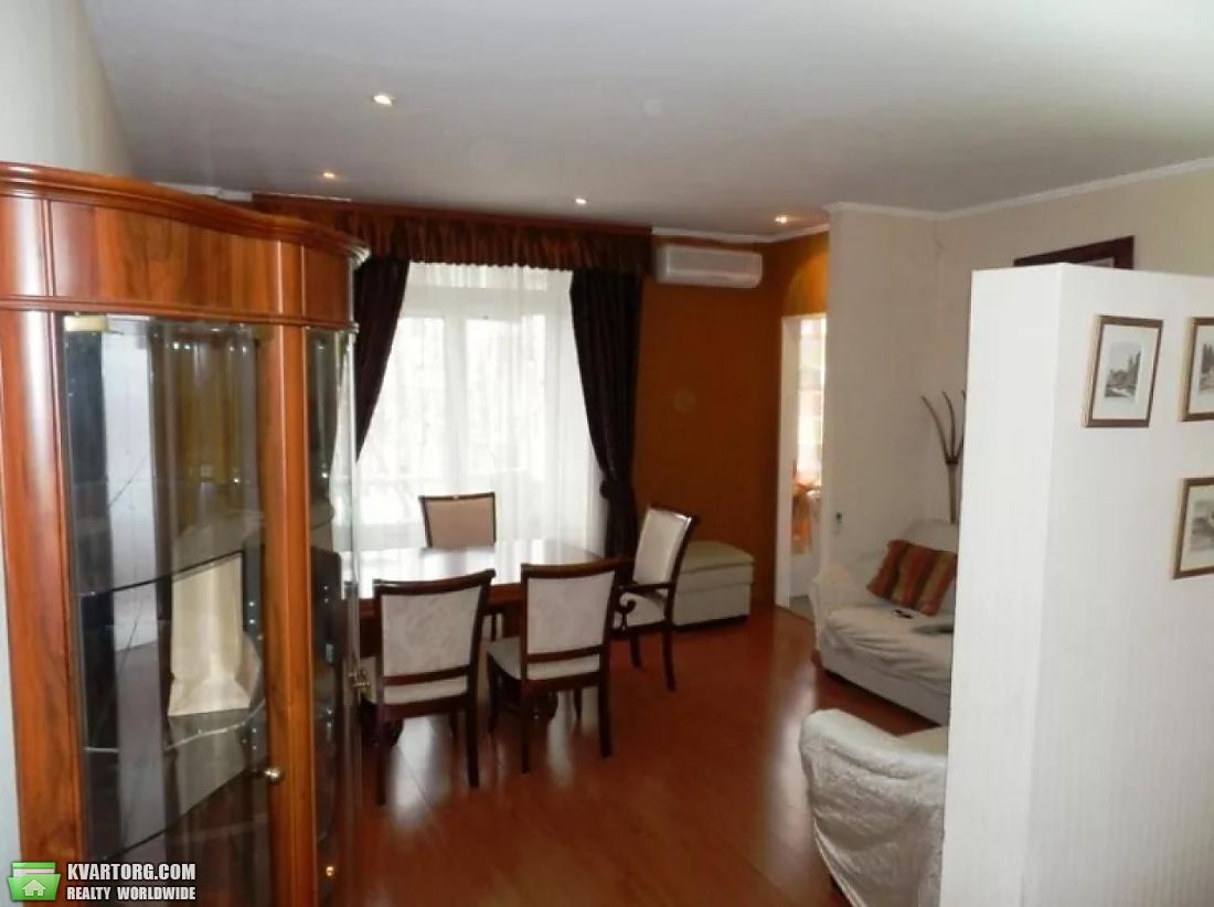 Rent out 2-room apartment. Киев,  Тарасовская — photo 1