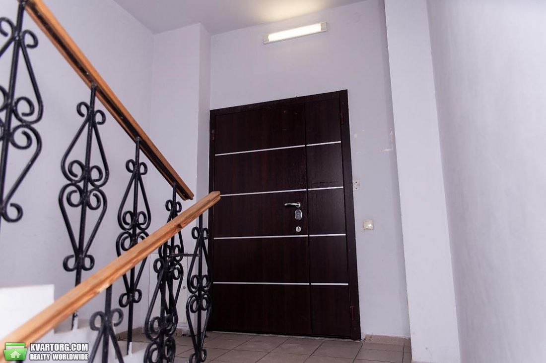Rent out office. Киев, Межигорская — photo 1