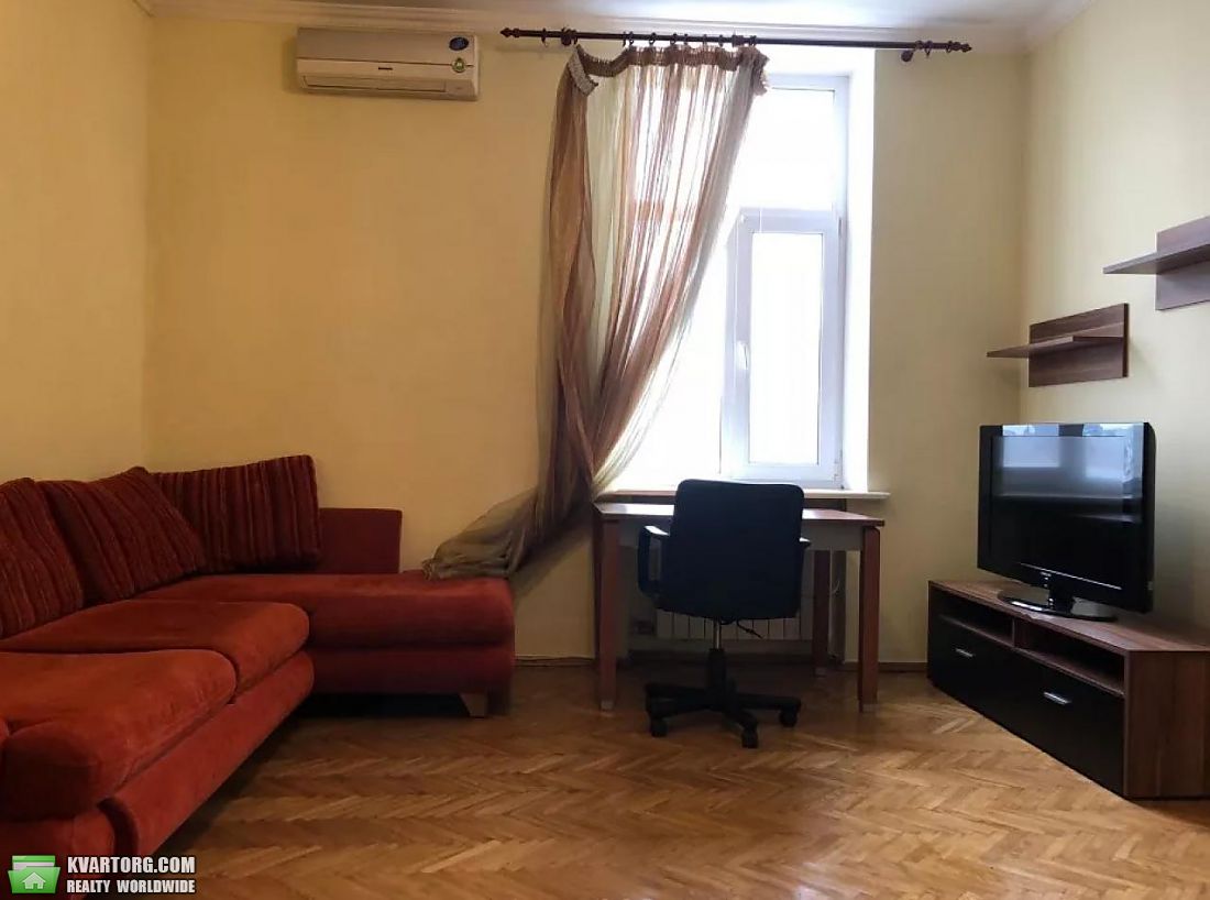 Rent out 2-room apartment. Киев,  Крутой спуск — photo 1